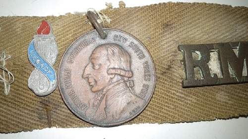 WW2 Australian/New Zealand RAAF badges on a belt!