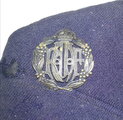 WW2 Australian/New Zealand RAAF badges on a belt!