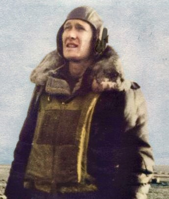 Meet the Left waist gunner of the B-17 Mrs Geezil