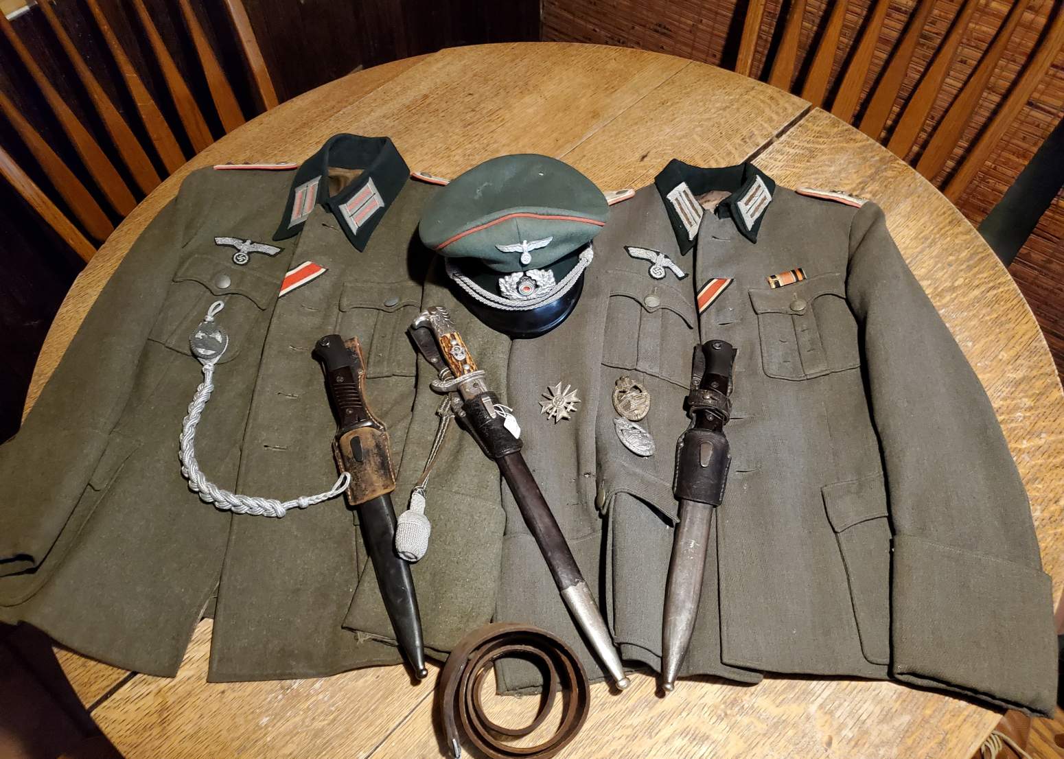 WW2 German, Soviet, Allied militaria, uniforms, awards, weapons