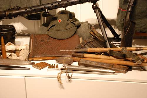 My new militaria (Mg34, MG42, K98, uniforms and Gear)