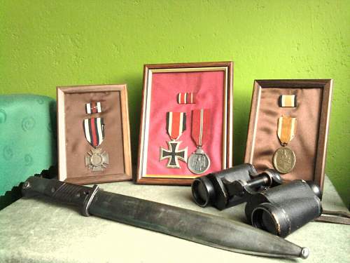 Small collection of WWII relics