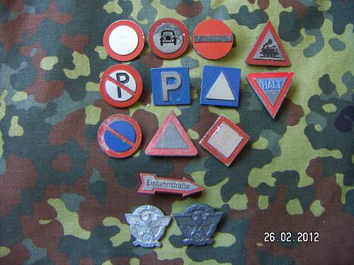 Small TR Donation badge/tinnie collection.