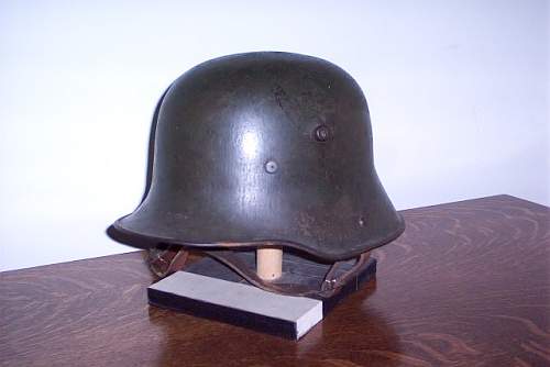 M16 Stahlhelm and matching Gasmaske