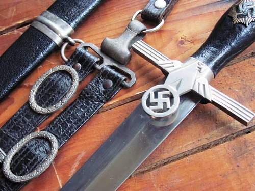2nd Model RLB Officer / Leader Dagger with hangers