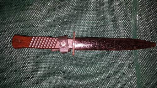 Is this Gottlieb Hammesfahr Trench Knife genuine?