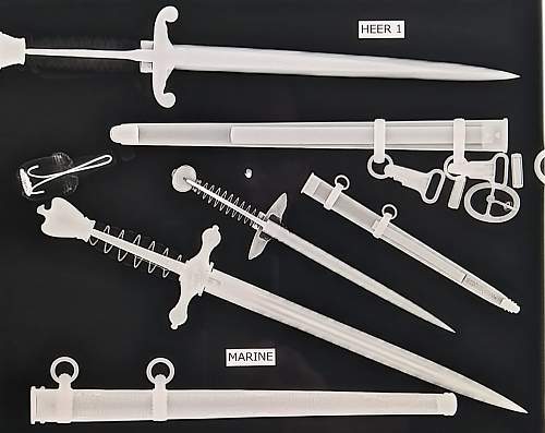 X-Ray photo's of german daggers!