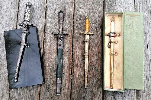 Miniature daggers