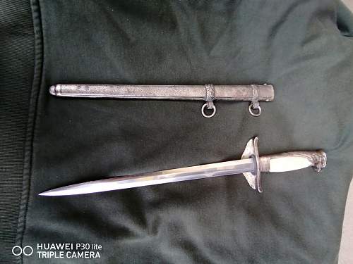 Need help! Dagger for Government Official,.. original?