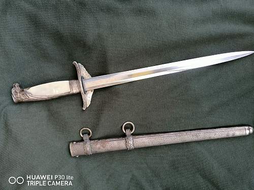 Need help! Dagger for Government Official,.. original?