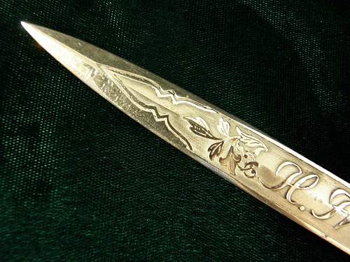 German (Romanian) dagger genuine or a fantasy piece?