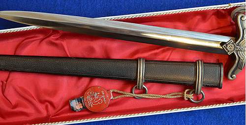 Boxed TENO Officer Dagger