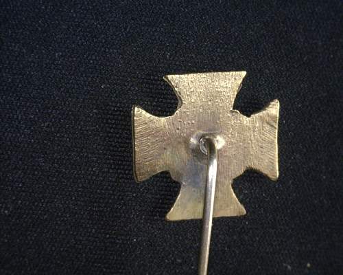 Service award pin, authenticity