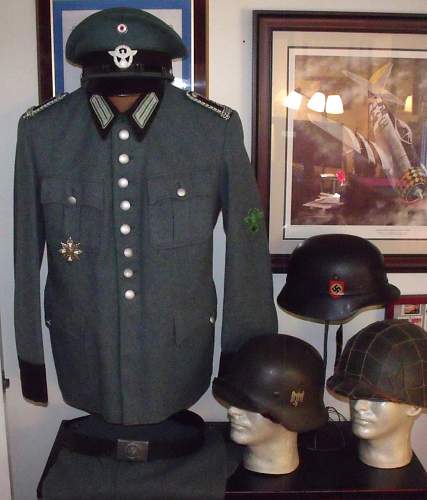 Schutzpolizei Wachtmeister Uniform