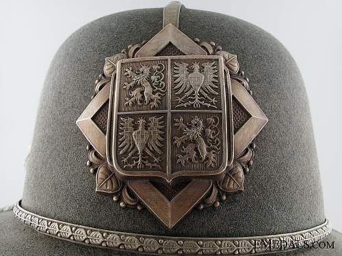 Helmet badge of the Polizei in the Protektorat Böhmen und Mähren