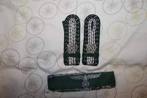 customs shoulder boards and cuff title