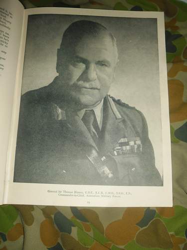 this weeks pick up's 2 australian ww2 era books and a old photo some aussies in uniform.