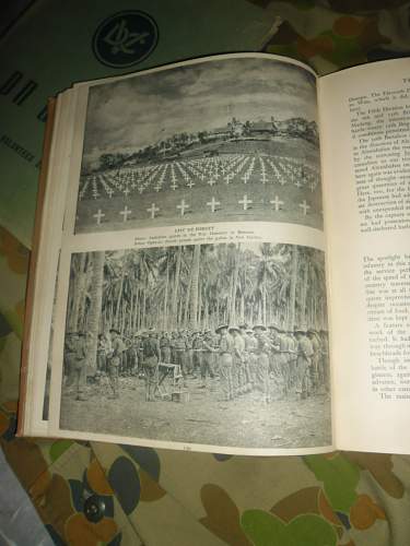 this weeks pick up's 2 australian ww2 era books and a old photo some aussies in uniform.