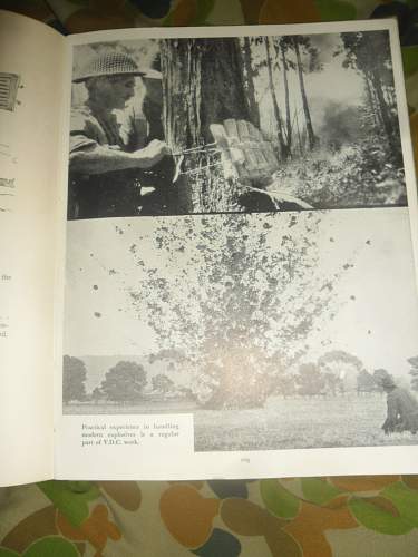 this weeks pick up's 2 australian ww2 era books and a old photo some aussies in uniform.