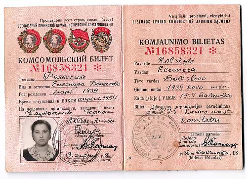 Komsomol tickets of the USSR (&#1050;&#1086;&#1084;&#1089;&#1086;&#1084;&#1086;&#1083;&#1100;&#1089;&#1082;&#1080;&#1081; &#1073;&#1080;&#1083;&#1077;&#1090;)