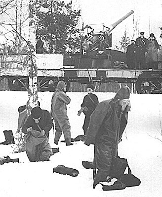 Red Army Soldiers wearing gas masks: anyone have photos?