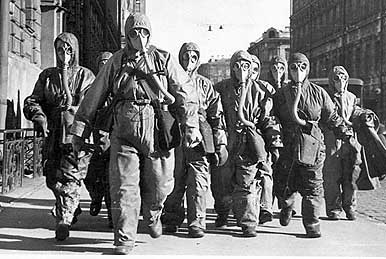 Red Army Soldiers wearing gas masks: anyone have photos?