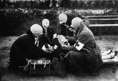 Red Army Soldiers wearing gas masks: anyone have photos?