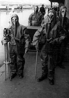 Red Army Soldiers wearing gas masks: anyone have photos?