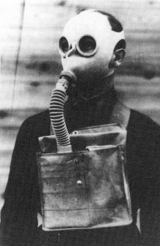 Red Army Soldiers wearing gas masks: anyone have photos?