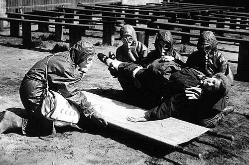 Red Army Soldiers wearing gas masks: anyone have photos?