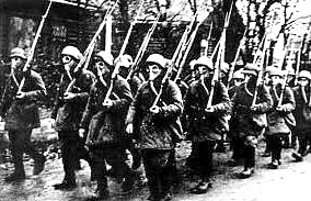 Red Army Soldiers wearing gas masks: anyone have photos?