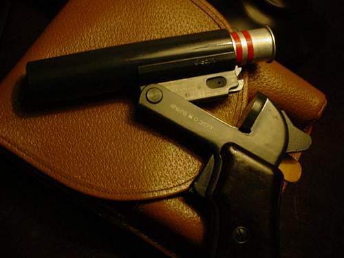 Cezch Flare gun,&quot;red rain&quot; find