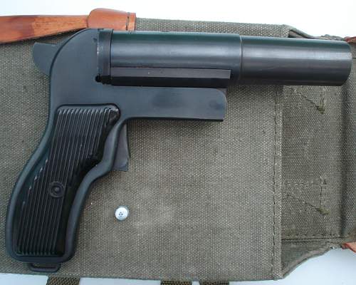 polish 4-gauge  flare pistol