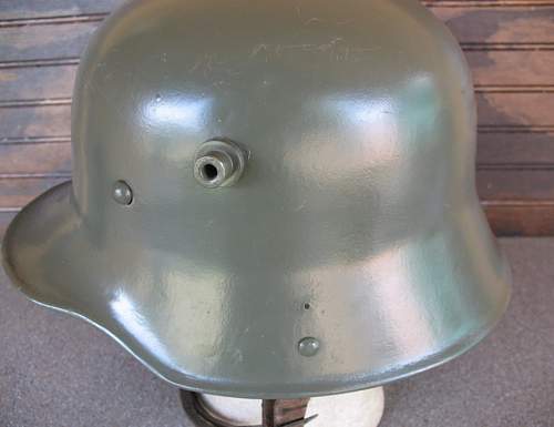 WW1 German M16 helmet reused by Bulgaria?