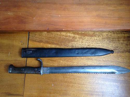 Saw back bayonet