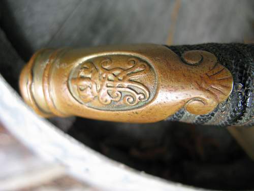 Help Imperial sword WKC identification needed, unknown crest?