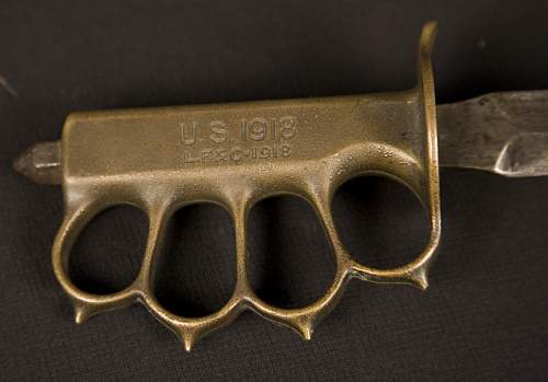 1918 knuckle knife