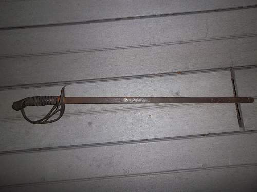 Sword found in ladys garage!!!!!