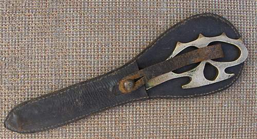 British fighting knife/knuckle duster