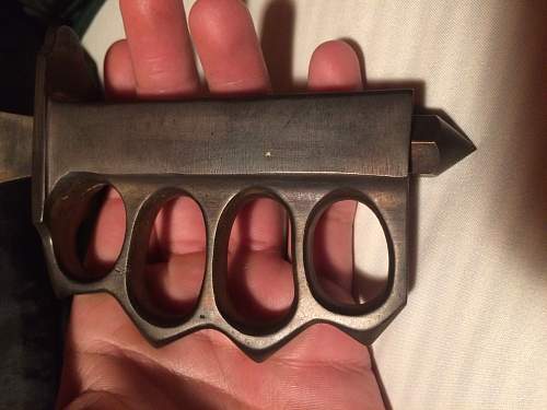 ww1 reissued brass knuckles/trench knife