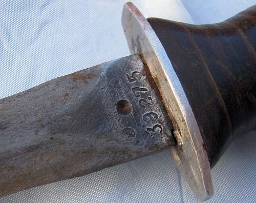 Combat knife in the form of a dagger - blade marked - WW2 maybe ? !