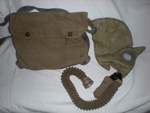 BN-T5 gasmask with odd bag.