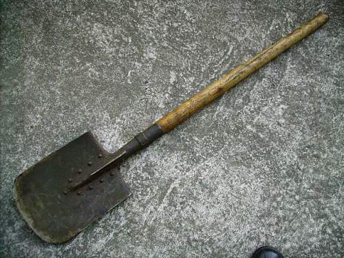 Russian WW2 long handle shovel ??