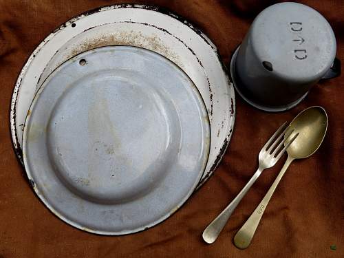 Enamel Mugs of the British Empire