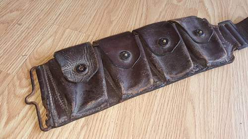 Antique Mexican Army Ammo  Belt with Pouches Mexico..  Revolution or Federales ?