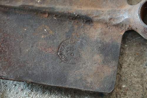 Rare WW1 Aussie entrenching tool?