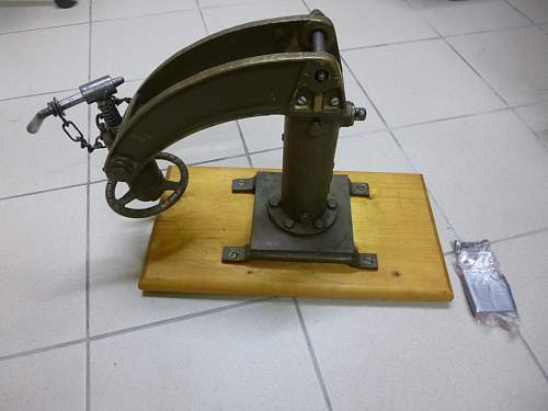 Curiosa - Vickers MG cradle for Universal carrier tankette