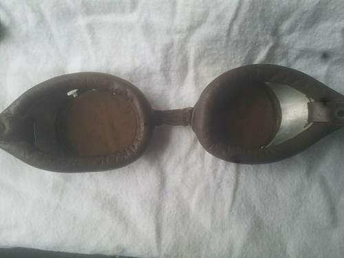 Unknown goggles info.please.!!!