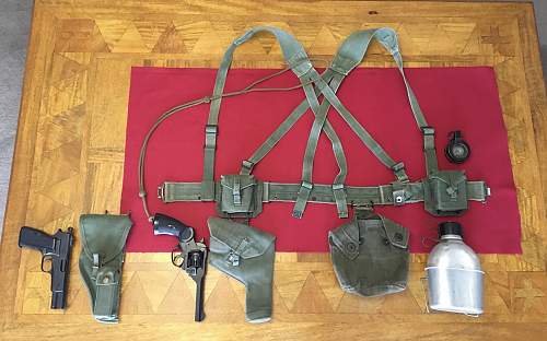 British 1944 pattern webbing equipment