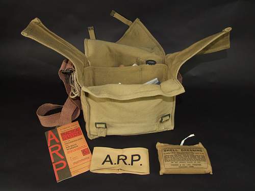 Question about British ARP First Aid Satchel